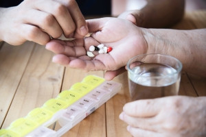 Správné dávkování léků: Jak určit správnou dávku a co dělat, když na lék zapomenu?